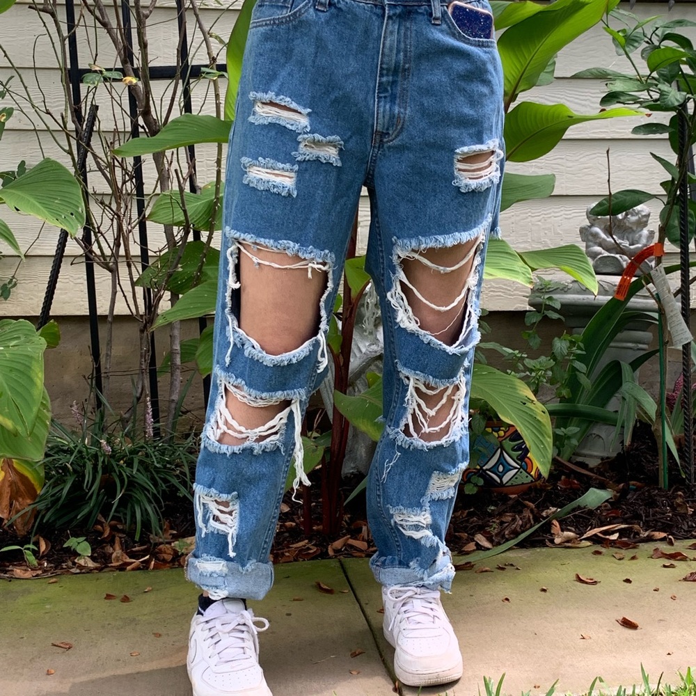 Fashion Nova get ready distressed boyfriend jeans.